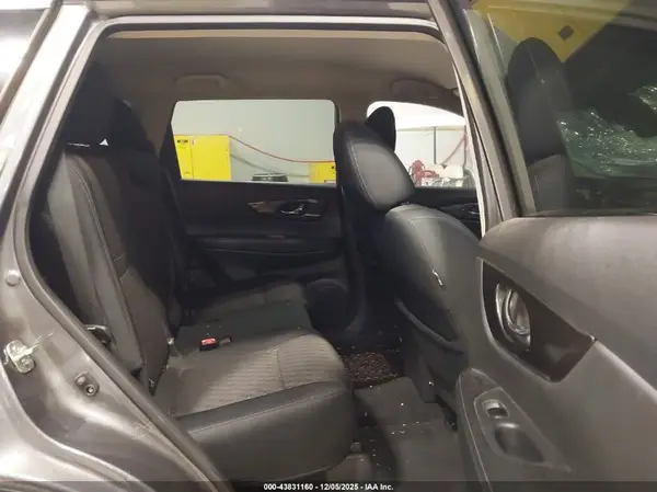 5N1AT2MT3KC755166 2019 NISSAN ROGUE - Image 8
