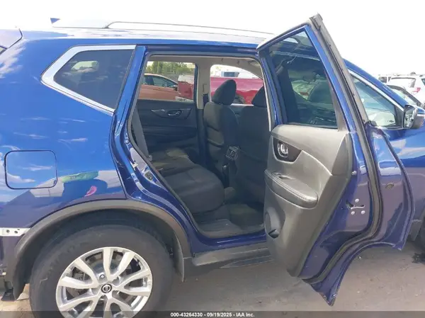 5N1AT2MT3KC758391 2019 NISSAN ROGUE - Image 8