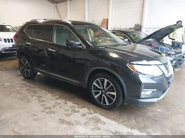 5N1AT2MT3KC760027 2019 NISSAN ROGUE - Image 1