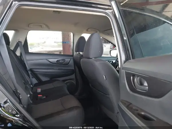 5N1AT2MT3KC768693 2019 NISSAN ROGUE - Image 8