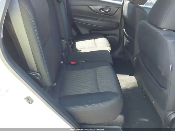 5N1AT2MT3KC777412 2019 NISSAN ROGUE - Image 8