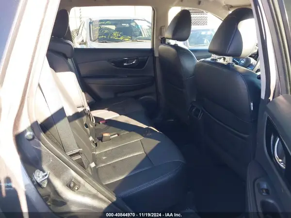5N1AT2MT3KC811719 2019 NISSAN ROGUE - Image 8