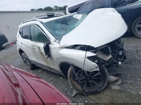 5N1AT2MT3KC816547 2019 NISSAN ROGUE - Image 1