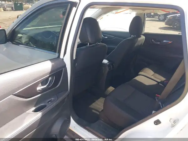 5N1AT2MT3KC829976 2019 NISSAN ROGUE - Image 8