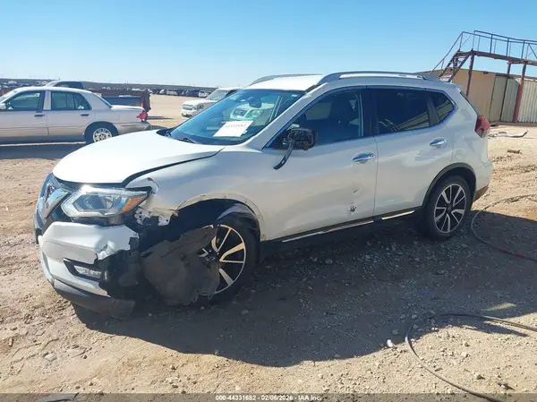 5N1AT2MT3KC831811 2019 NISSAN ROGUE - Image 2