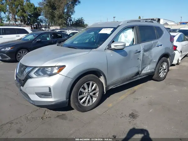 5N1AT2MT3LC717552 2020 NISSAN ROGUE - Image 2