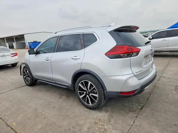 5N1AT2MT3LC747117 2020 NISSAN ROGUE - Image 2