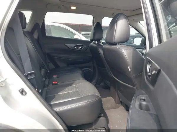5N1AT2MT4GC750680 2016 NISSAN ROGUE - Image 8