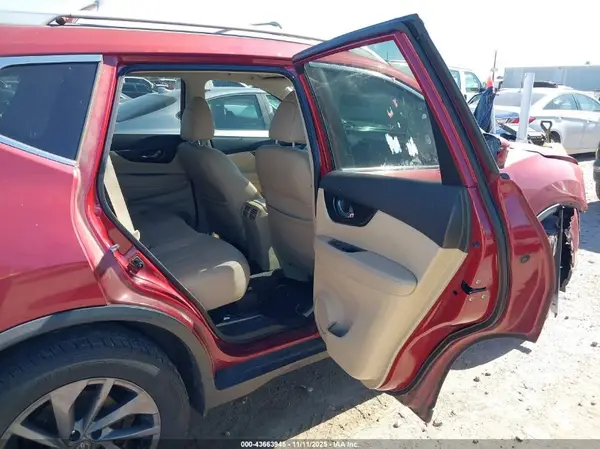 5N1AT2MT4GC867000 2016 NISSAN ROGUE - Image 8