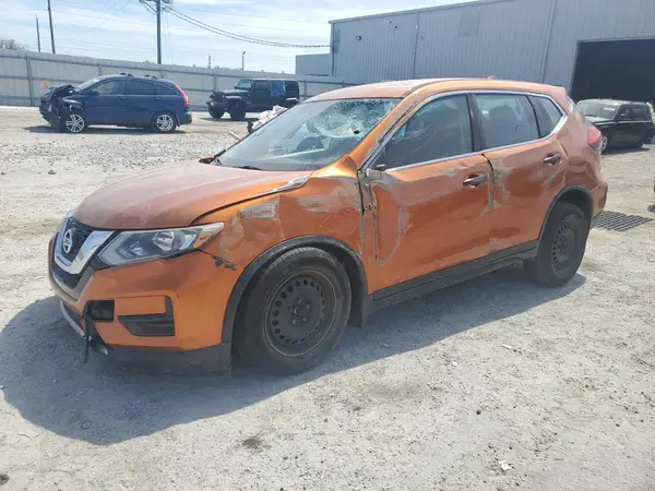 5N1AT2MT4HC733962 2017 NISSAN ROGUE - Image 1