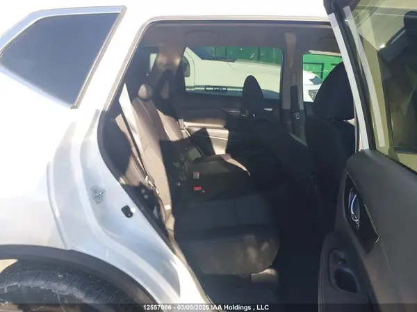 5N1AT2MT4HC734853 2017 NISSAN ROGUE - Image 8