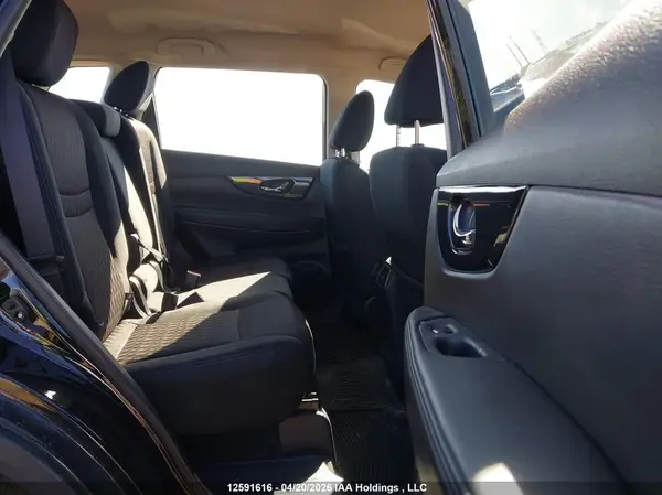5N1AT2MT4HC737168 2017 NISSAN ROGUE - Image 8