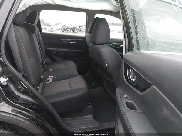 5N1AT2MT4HC743519 2017 NISSAN ROGUE - Image 8