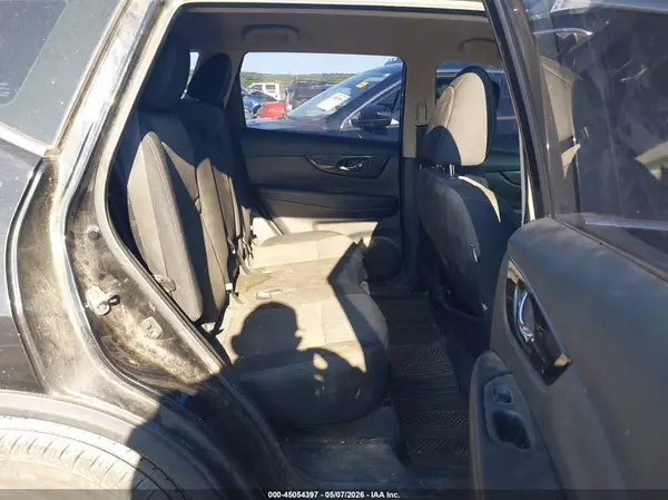 5N1AT2MT4HC746680 2017 NISSAN ROGUE - Image 8