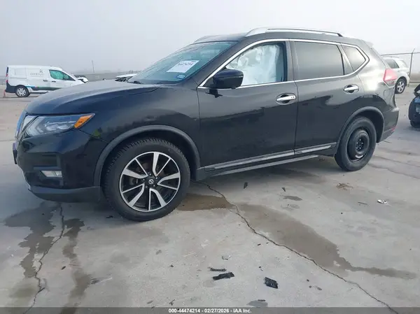 5N1AT2MT4HC748316 2017 NISSAN ROGUE - Image 2