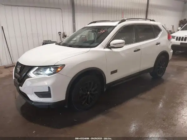 5N1AT2MT4HC758263 2017 NISSAN ROGUE - Image 2