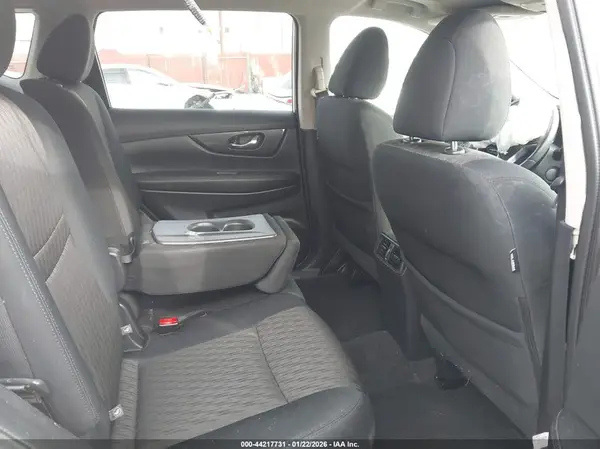 5N1AT2MT4HC767951 2017 NISSAN ROGUE - Image 8