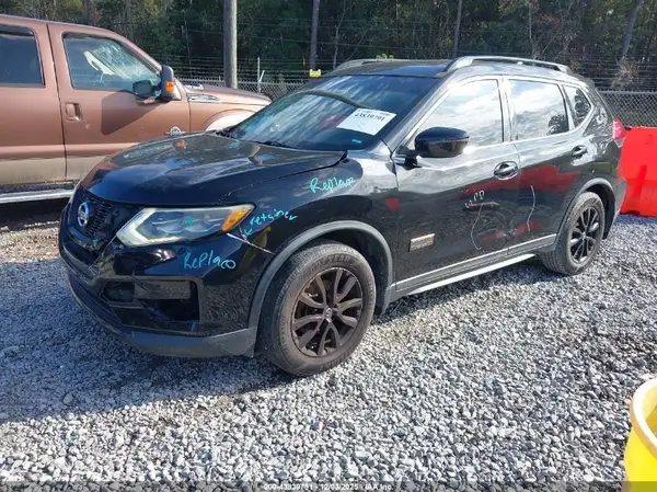 5N1AT2MT4HC769621 2017 NISSAN ROGUE - Image 2