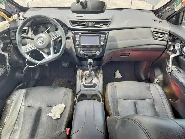 5N1AT2MT4HC773040 2017 NISSAN ROGUE - Image 8