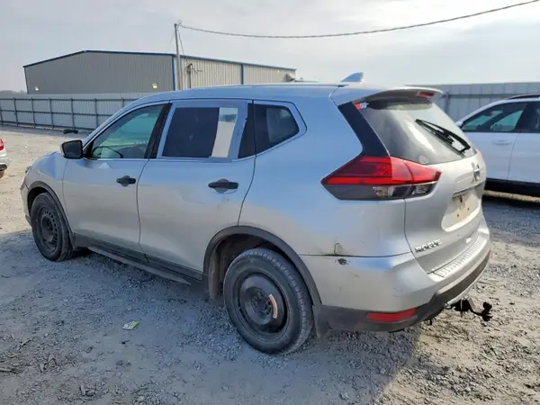 5N1AT2MT4HC778383 2017 NISSAN ROGUE - Image 2