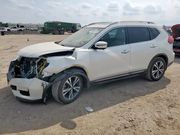 5N1AT2MT4HC779680 2017 NISSAN ROGUE - Image 1