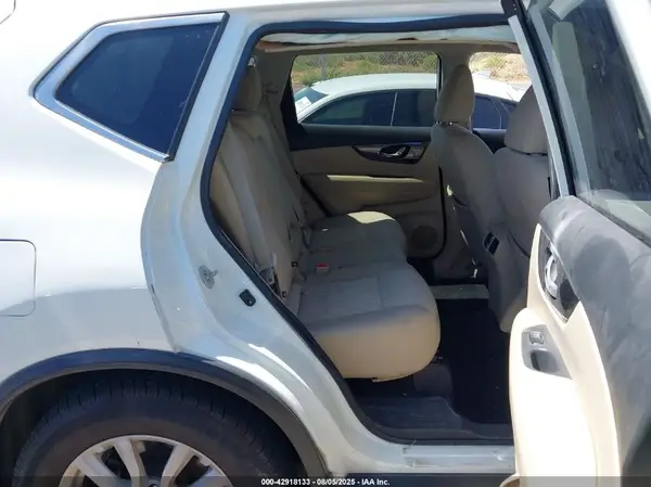 5N1AT2MT4HC786130 2017 NISSAN ROGUE - Image 8
