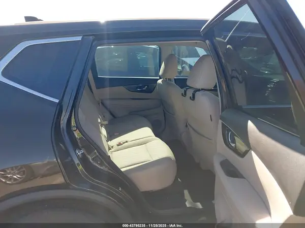 5N1AT2MT4HC788380 2017 NISSAN ROGUE - Image 8