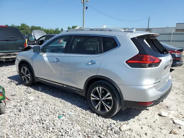 5N1AT2MT4HC792462 2017 NISSAN ROGUE - Image 2