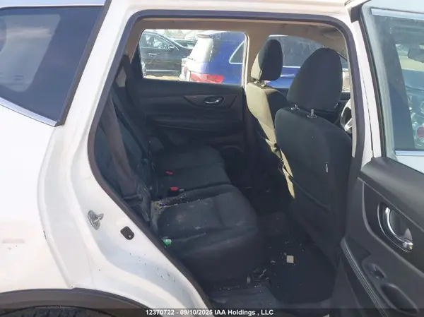 5N1AT2MT4HC795748 2017 NISSAN ROGUE - Image 8