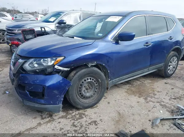 5N1AT2MT4HC798133 2017 NISSAN ROGUE - Image 2