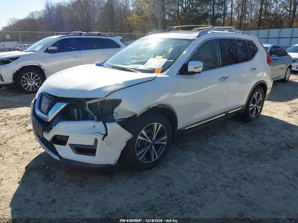 5N1AT2MT4HC798617 2017 NISSAN ROGUE - Image 2