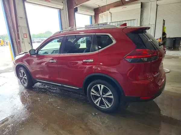 5N1AT2MT4HC799881 2017 NISSAN ROGUE - Image 2