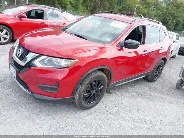 5N1AT2MT4HC800107 2017 NISSAN ROGUE - Image 2