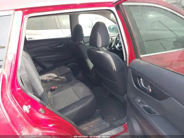 5N1AT2MT4HC808207 2017 NISSAN ROGUE - Image 8