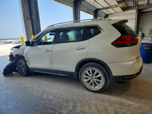 5N1AT2MT4HC818560 2017 NISSAN ROGUE - Image 2