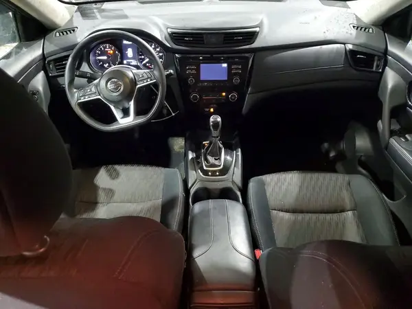 5N1AT2MT4HC820907 2017 NISSAN ROGUE - Image 8
