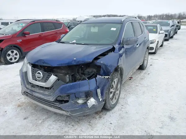 5N1AT2MT4HC821636 2017 NISSAN ROGUE - Image 2