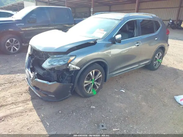 5N1AT2MT4HC822480 2017 NISSAN ROGUE - Image 2