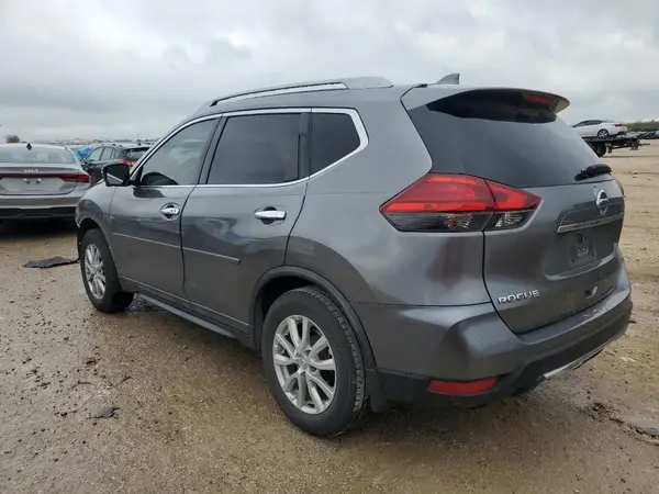 5N1AT2MT4HC824178 2017 NISSAN ROGUE - Image 2