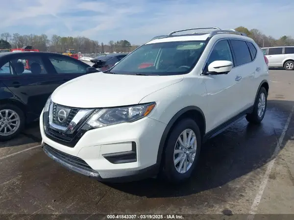 5N1AT2MT4HC832376 2017 NISSAN ROGUE - Image 2