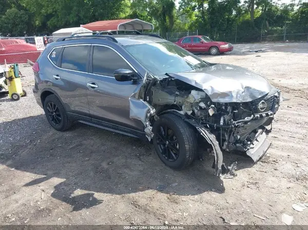 5N1AT2MT4HC837948 2017 NISSAN ROGUE - Image 1