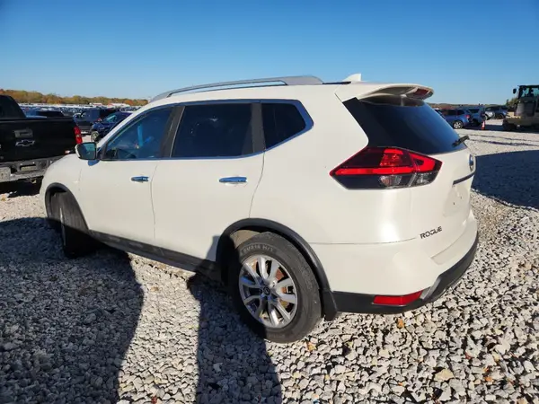 5N1AT2MT4HC843958 2017 NISSAN ROGUE - Image 2