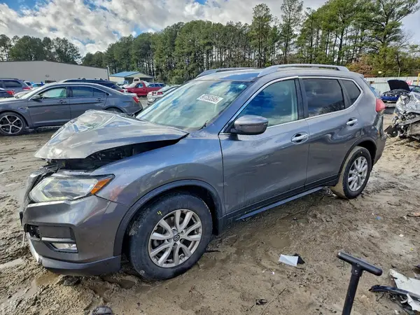 5N1AT2MT4HC844544 2017 NISSAN ROGUE - Image 1