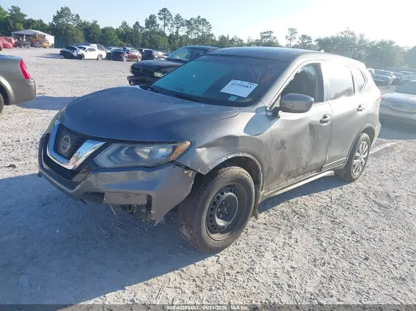 5N1AT2MT4HC846455 2017 NISSAN ROGUE - Image 2