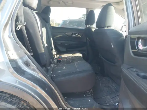 5N1AT2MT4HC848979 2017 NISSAN ROGUE - Image 8
