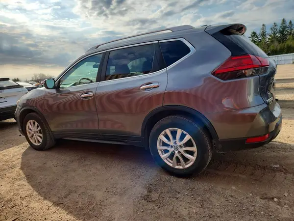 5N1AT2MT4HC851722 2017 NISSAN ROGUE - Image 2