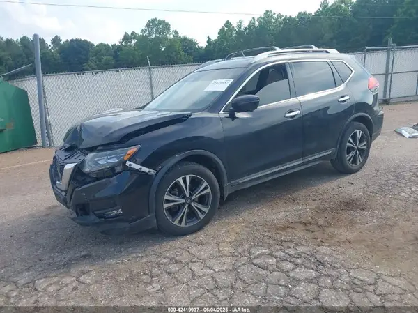 5N1AT2MT4HC851882 2017 NISSAN ROGUE - Image 2