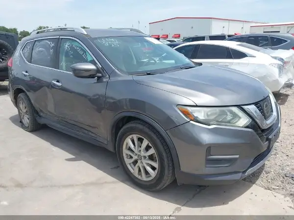 5N1AT2MT4HC857620 2017 NISSAN ROGUE - Image 1