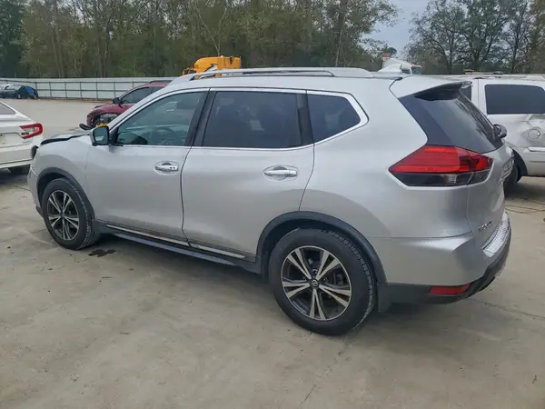 5N1AT2MT4HC859531 2017 NISSAN ROGUE - Image 2