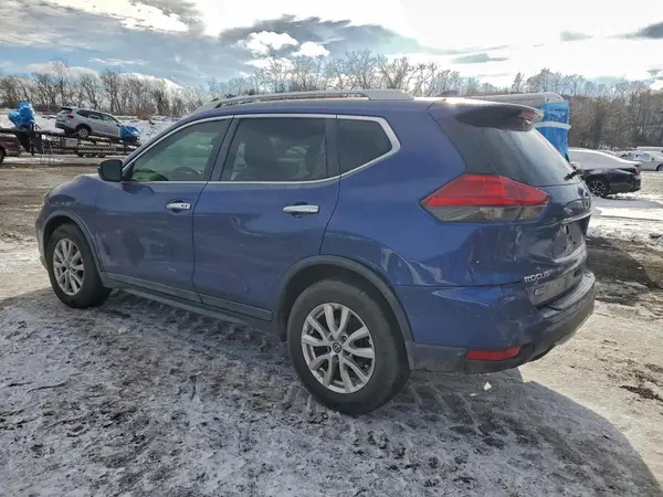 5N1AT2MT4HC865426 2017 NISSAN ROGUE - Image 2